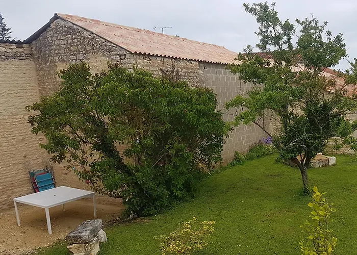 L'atre De L'abeilloire Holiday home Chabournay